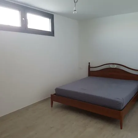 Cavour - Doppelhaushälfte Villa