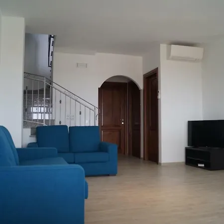 Cavour - Doppelhaushälfte Villa Budoni